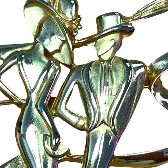 𝅺J.J. Brooch, Dressed up couple, vintage, 1980’s or 1990’s, Excellent condition - Picture 3 of 5